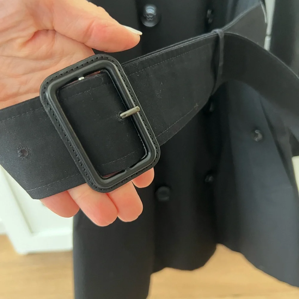 Black Burberry Trench • full check interior lining • removable belt - Size US 2 - Picture 11 of 16